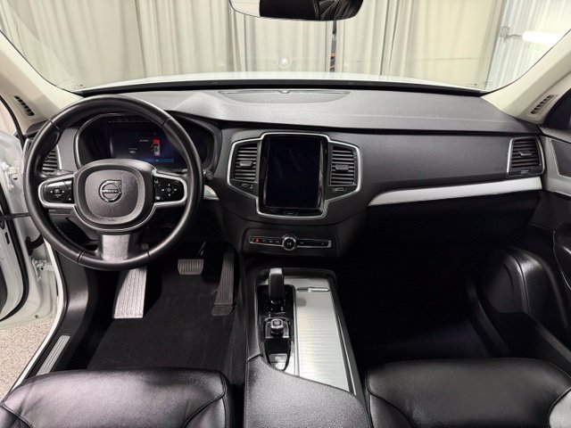 Used 2023 Volvo XC90 B5 Core w/ Protection Package Premier AWD/4WD image 13