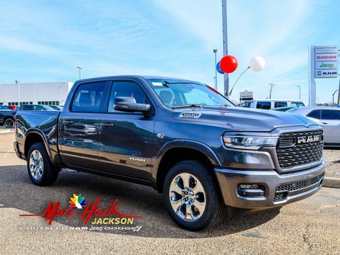 New 2026 RAM 1500 4x4 Crew Cab image 3