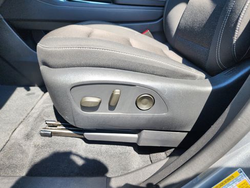 Used 2025 Chevrolet Traverse LT image 26