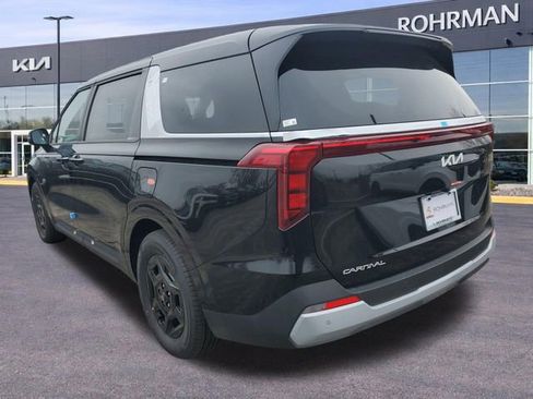 New 2026 Kia Carnival FWD image 31