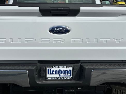 New 2026 Ford F250 XL w/ XL Chrome Package image 23