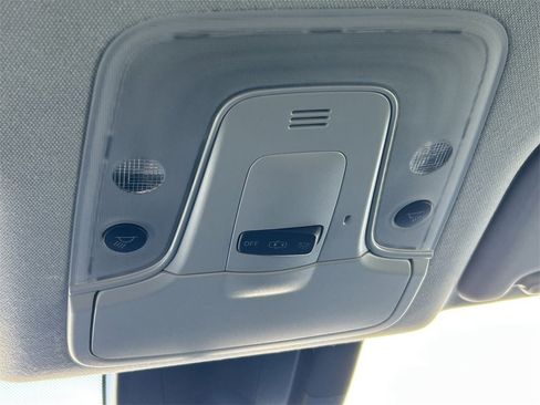 Used 2018 Toyota Prius Two image 19