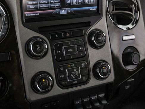 Used 2016 Ford F350 Platinum w/ Platinum Package AWD/4WD image 22