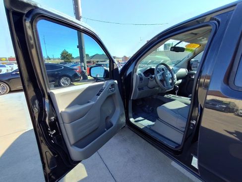 Used 2020 Nissan Frontier SV RWD image 14