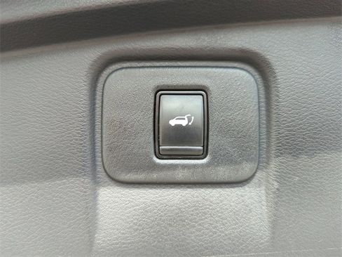 Certified 2019 Nissan Murano Platinum w/ Cargo Package image 15