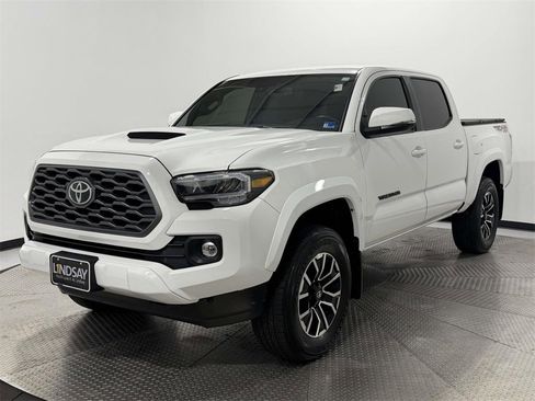 Used 2023 Toyota Tacoma TRD Sport image 3