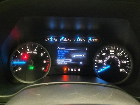 Used 2018 Ford F150 XLT w/ Equipment Group 302A Luxury AWD/4WD image 23