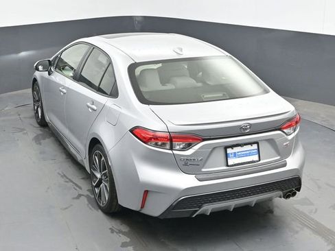 Used 2020 Toyota Corolla SE w/ SE Premium Package FWD image 32