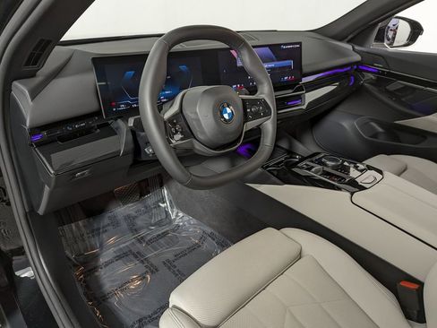 Used 2025 BMW 530i xDrive 530i xDrive image 16