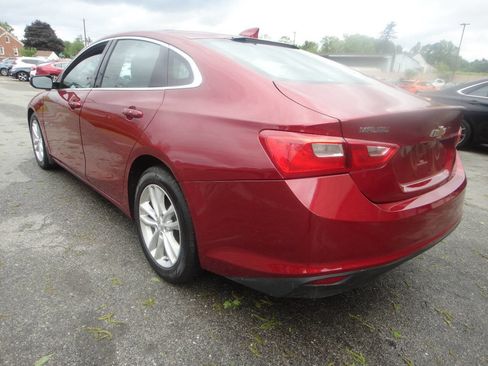 Used 2017 Chevrolet Malibu LT w/ LPO, Convenience Package 2 FWD image 6