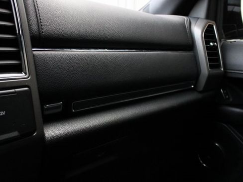 Used 2021 Ford Expedition XLT image 9