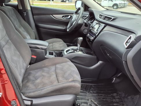 Used 2016 Nissan Rogue SV image 19