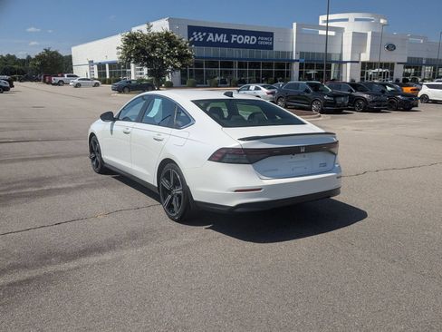 Used 2024 Honda Accord Sport image 5