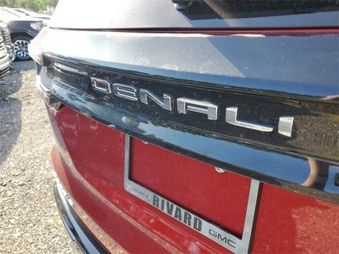 New 2025 GMC Acadia Denali w/ Super Cruise Package image 8