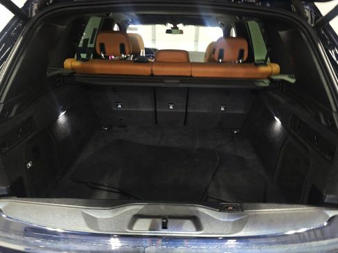 Used 2022 BMW X5 M50i image 13
