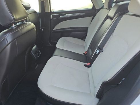 Used 2020 Ford Fusion SE w/ Equipment Group 151A image 6