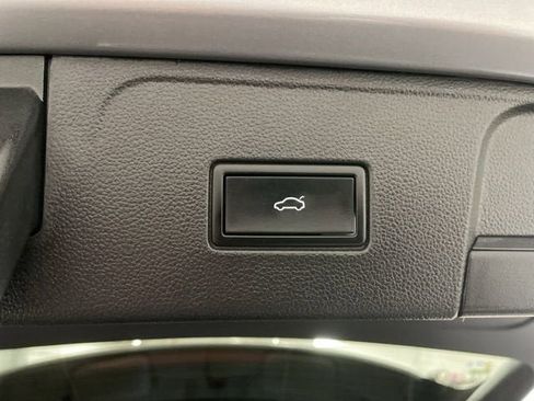 Used 2024 Volkswagen Atlas SEL Premium R-Line image 10