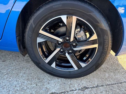 Used 2025 Nissan Sentra SV image 28