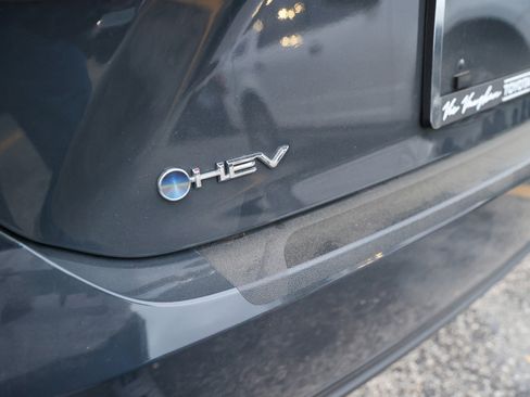 Used 2025 Toyota Camry LE w/ Convenience Package image 11