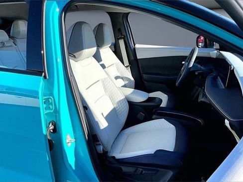 New 2026 Nissan Leaf Platinum+ image 10