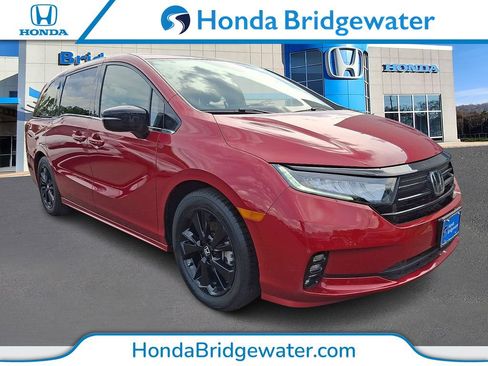 Used 2023 Honda Odyssey Sport image 1