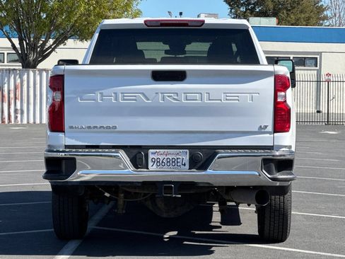 Used 2025 Chevrolet Silverado 2500 LT w/ Convenience Package AWD/4WD image 5