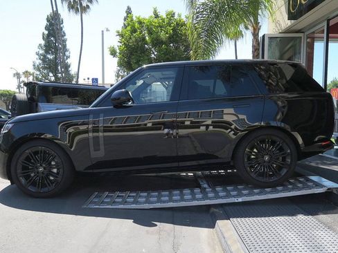 Used 2025 Land Rover Range Rover SE AWD/4WD image 5