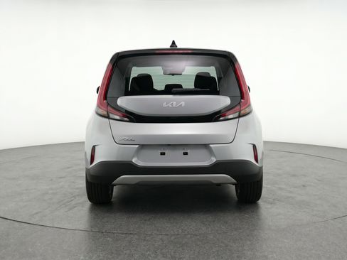 Used 2025 Kia Soul LX w/ LX Technology Package FWD image 7
