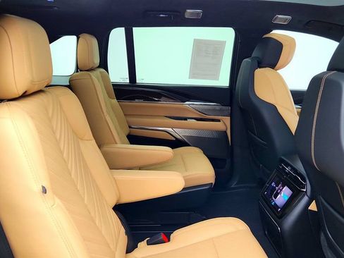Used 2025 Cadillac Escalade IQ Sport 2 AWD/4WD image 27