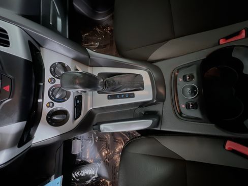 Used 2013 Ford Focus SE w/ SE Winter Pkg image 23