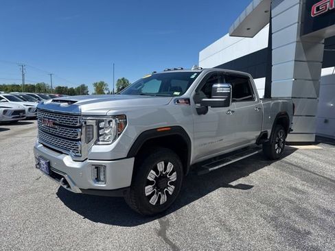 Used 2022 GMC Sierra 3500 Denali w/ Denali Ultimate Package AWD/4WD image 3