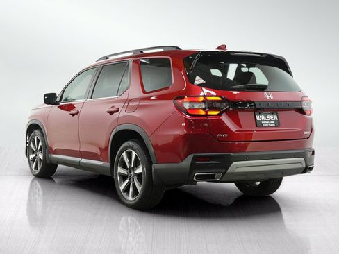 Used 2023 Honda Pilot Touring image 3