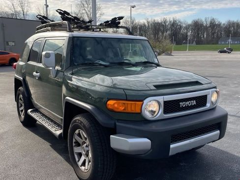 Used 2014 Toyota FJ Cruiser 4WD w/ Upgrade Package image 1