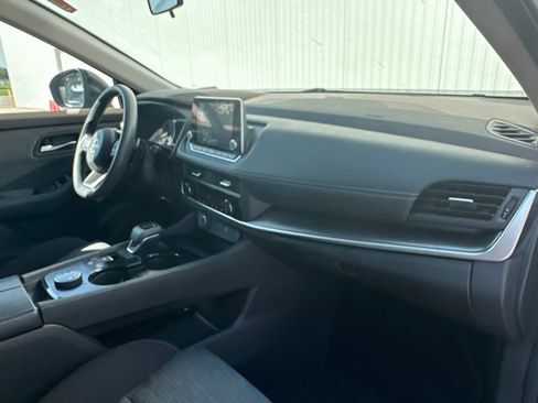 Used 2023 Nissan Rogue SV AWD/4WD image 32
