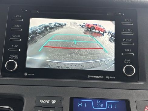 Used 2020 Toyota Sienna XLE w/ XLE Navigation Package image 28