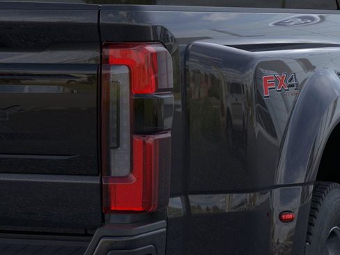 New 2026 Ford F450 Platinum w/ FX4 Off-Road Package image 21