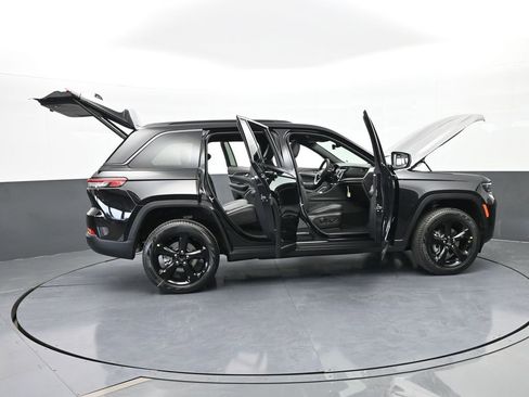 New 2026 Jeep Grand Cherokee Limited w/ Limited Altitude Package RWD image 67