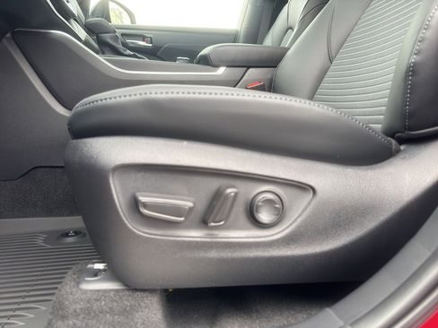 New 2026 Toyota Highlander XSE image 14