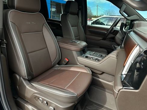Used 2025 GMC Sierra 2500 Denali w/ Denali Reserve Package image 17