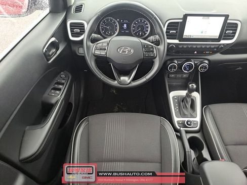 Used 2022 Hyundai Venue Limited image 8