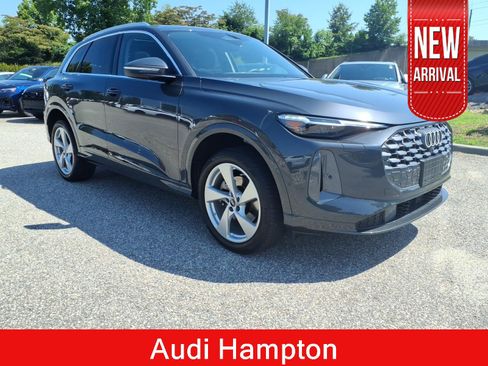 Used 2025 Audi Q5 Premium Plus w/ Premium Plus AWD/4WD image 4