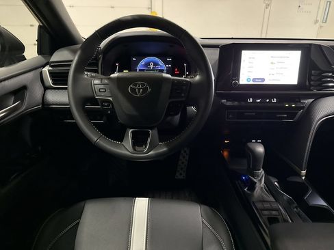 Used 2026 Toyota Camry SE FWD image 11