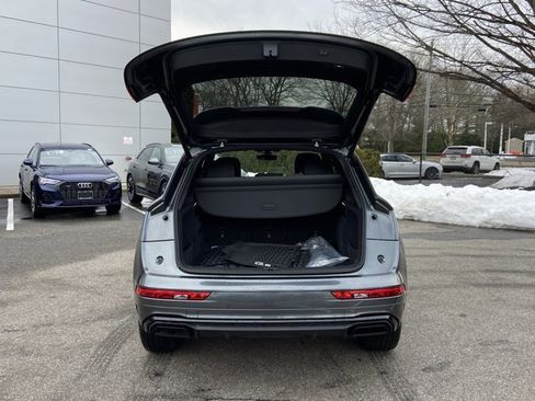 Certified 2024 Audi Q5 2.0T Premium w/ Summer of Audi Package image 31