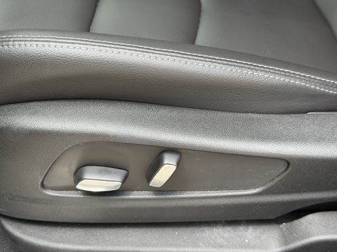 Used 2024 Cadillac XT5 Luxury FWD image 16