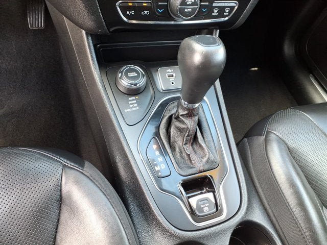 Used 2020 Jeep Cherokee Limited AWD/4WD image 15