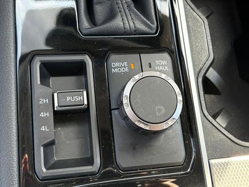 Used 2023 Toyota Sequoia Limited image 17