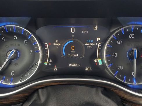 Used 2021 Chrysler Pacifica Limited image 19