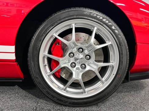 Used 2005 Ford GT RWD image 17