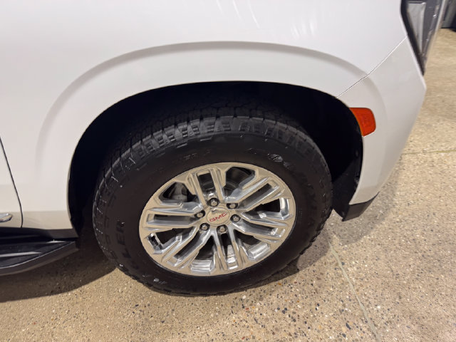 Used 2023 GMC Yukon XL SLT AWD/4WD image 31