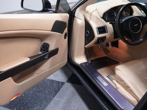 Used 2009 Aston Martin V8 Vantage Coupe image 28